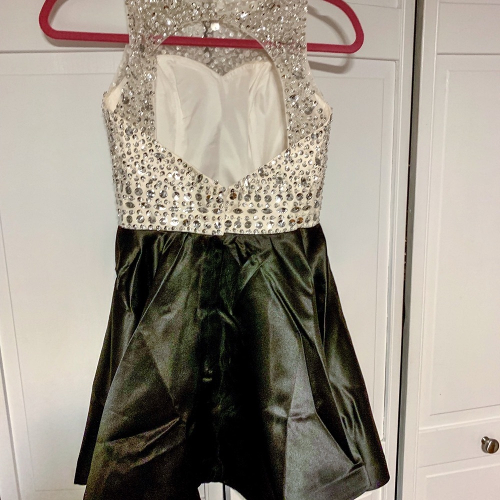 Party Dress - Picture 4 of 6